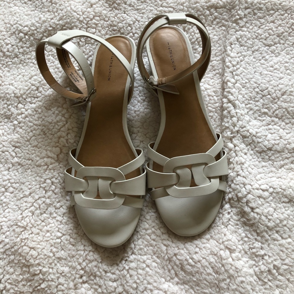 NWT 14th and Union Off-White/Cream Wedges